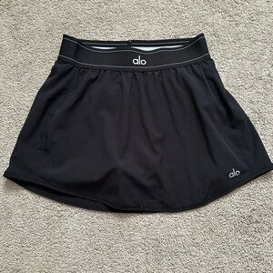 ALO BLACK SKIRT!!
